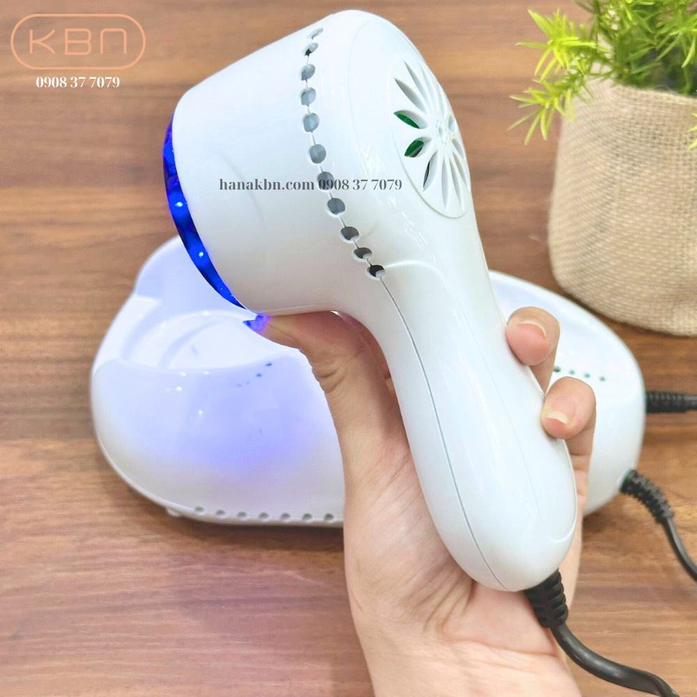 Hành Trình Tìm Lại Vẻ Đẹp Tự Nhiên: Máy Massage Lạnh Có Đèn Bio Light Làm Đẹp Từ Bên Trong