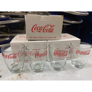 4 LY THUỶ TINH UỐNG NƯỚC IN TRÁI DÂU COCACOLA