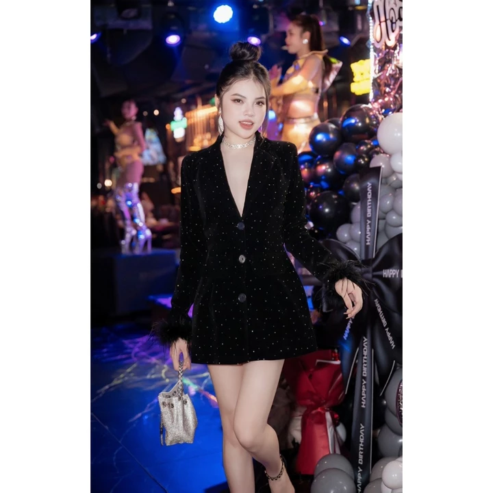 Váy Vest Nhung Đính Đá Dáng Ngắn Dài Tay Đính Lông Sang Trọng, Đầm Dự Tiệc Cổ V Chiết Eo Siêu Tôn Dáng Trẻ Trung Cá Tính