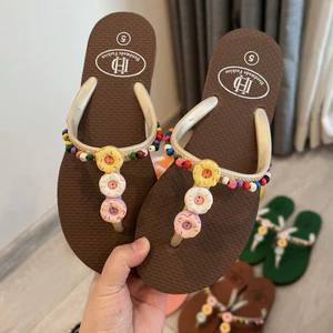 Dép Kẹp Nữ Xỏ Ngón HD Phom To Mũi Tròn Đính Sticker Bánh Vòng Donut Đế Bệt Cao Su Mềm Êm Chân