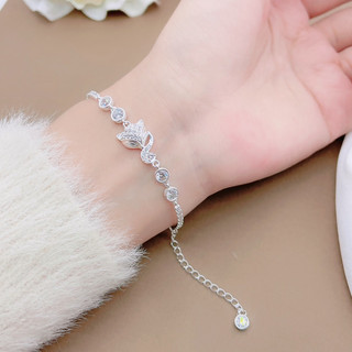 Lắc tay bạc LoPa dáng hồ ly nửa thân nửa xích được thiết kế tinh sảo sắc nét,sang chảnh Bạc LoPa