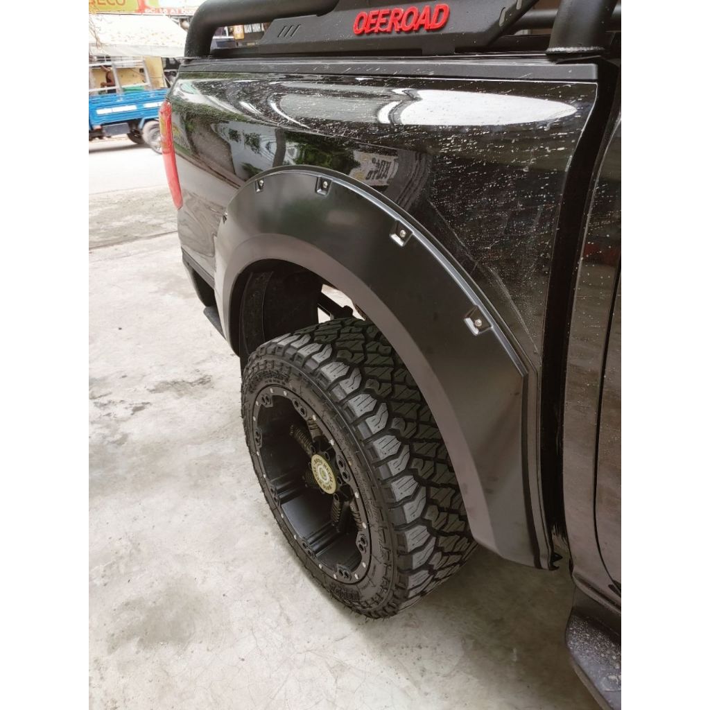 Ốp cua lốp FORD RANGER 2023-2024, Mẫu Đinh Bản To, cua bánh ranger 2022-2026