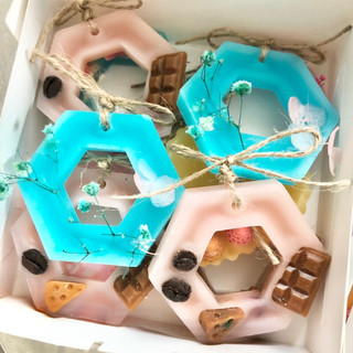Set quà Sáp thơm, hương thơm và kiểu dáng, màu sắc đa dạng (27 chiếc, thiệp + hộp)