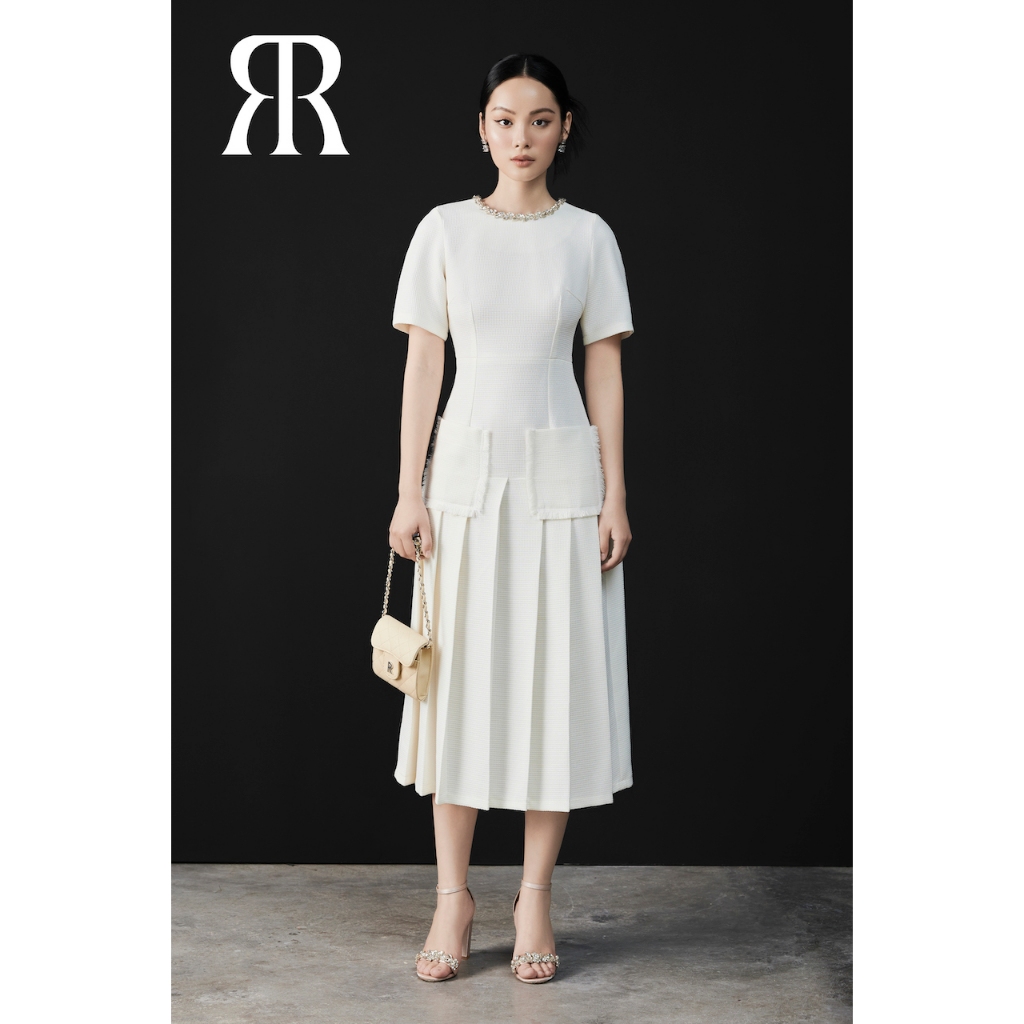RẬP – Đầm Cổ Tròn Đính Đá Tay Ngắn Có Túi Thân Xếp Ly – GEM 05