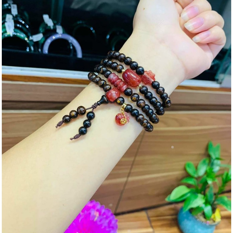 Chuỗi trầm hương sánh chìm 6ly 108 hạt mix charm ngũ điếu+lu+điếu mập+ cỏ+bàn tính+hồ ly móc bạc-giành cho nữ.