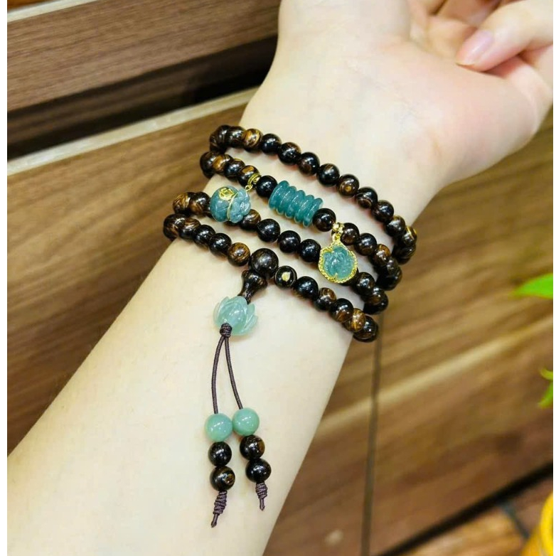 Vòng tay trầm hương sánh chìm 6 ly 108 hạt mix đá thạch anh cao cấp màu xanh kèm vàng 10 ka, dành cho nữ.