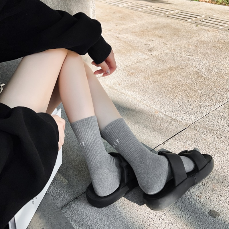 Vớ DO IT cao cổ Nam Nữ phong cách thể thao, trẻ trung, năng động.