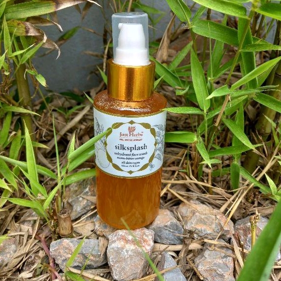 Sữa rửa mặt với lá neem và cam đắng Cleansing Face Wash with Neem and