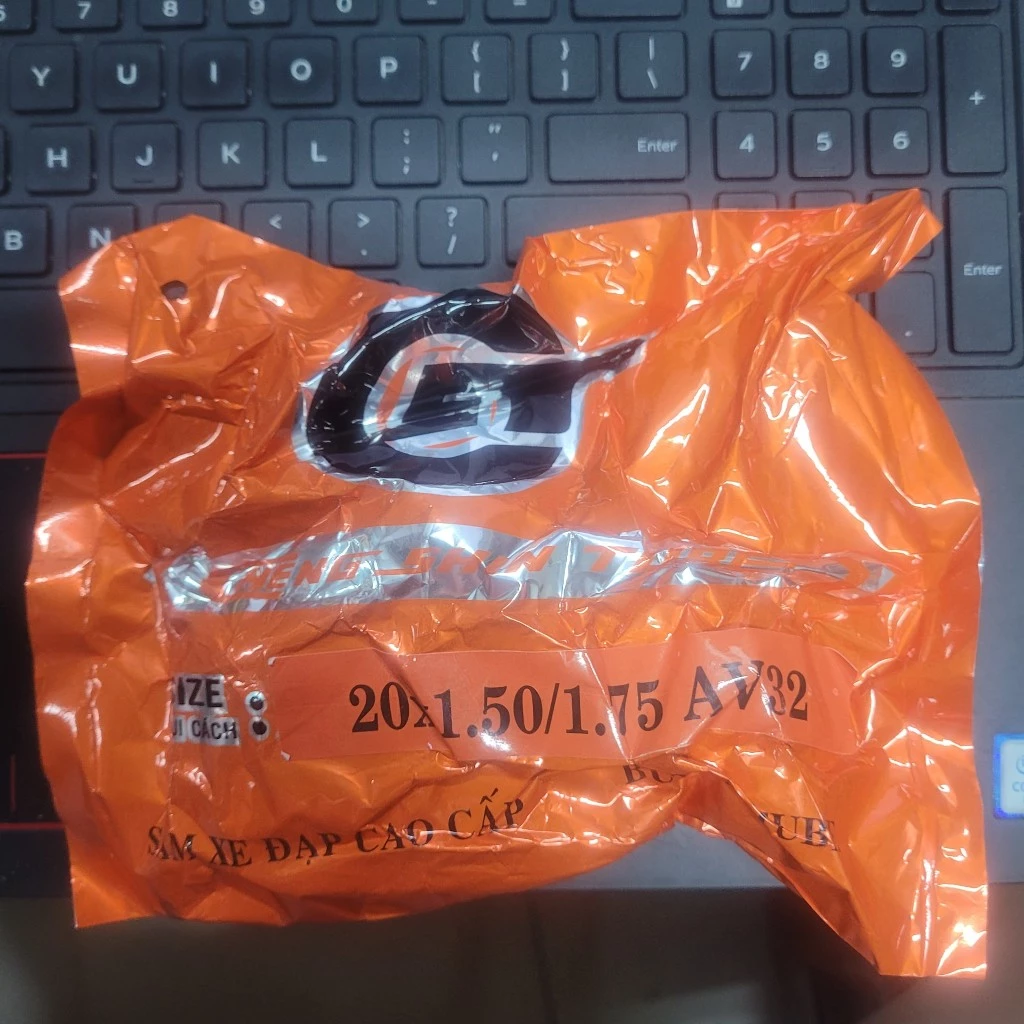 Mùa hè mùa đạp xe thể thao - Các bạn chuẩn bị săm xe dự phòng cho các cung đường nhé! Thay vèo cái xong để tiếp tục cùng đồng đội chinh phục cảnh đẹp của đất nước nhé!