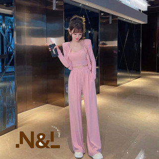 Set bộ đồ 3 món, Áo croptop hai dây, Áo khoác ngoài, Quần dài dáng xuông tôn dáng, sang trọng, quý phái