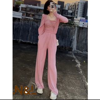 Set bộ đồ 3 món, Áo croptop hai dây, Áo khoác ngoài, Quần dài dáng xuông tôn dáng, sang trọng, quý phái