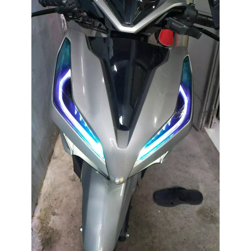 Demi [V4] dán đèn xe Vario đời 2018 đến 2023. Decal cao cấp chống nước, không bay màu