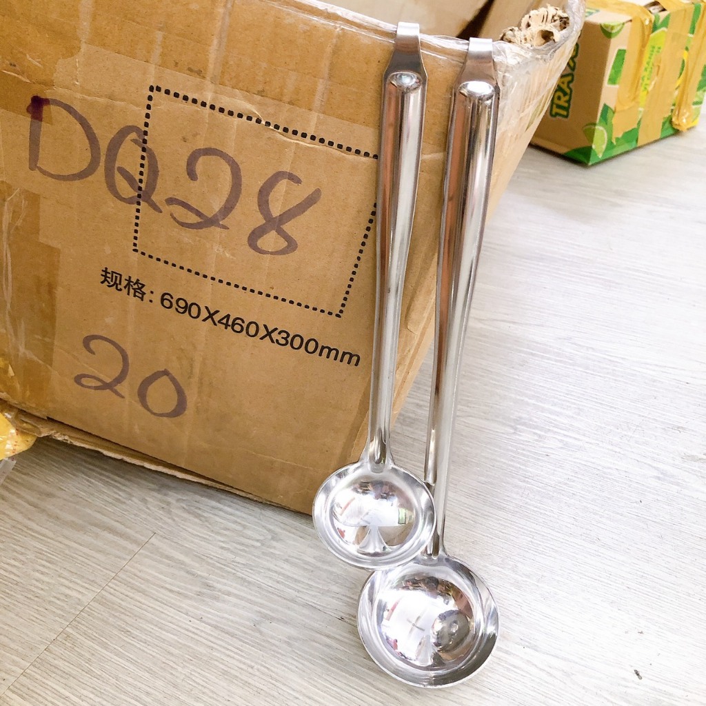 Vá múc nước lèo Cán Dài - loại lớn inox 304 có móc treo cao cấp - Vá Múc Canh Inox Có Móc Treo size 6cm đến 12cm