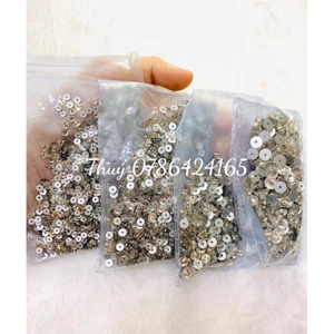 Hạt đá kết lỗ giữa