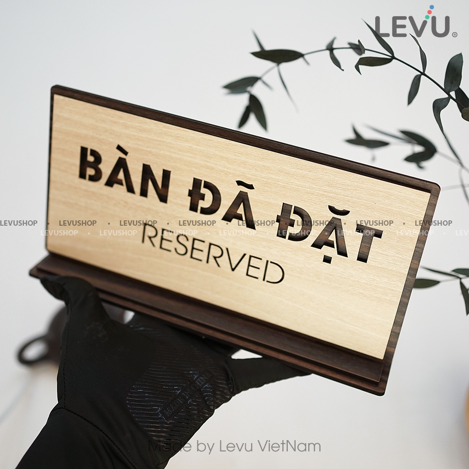 Bảng gỗ bàn đã đặt reserved trang trí nhà hàng quán ăn có chân đế để bàn LEVU-BG44