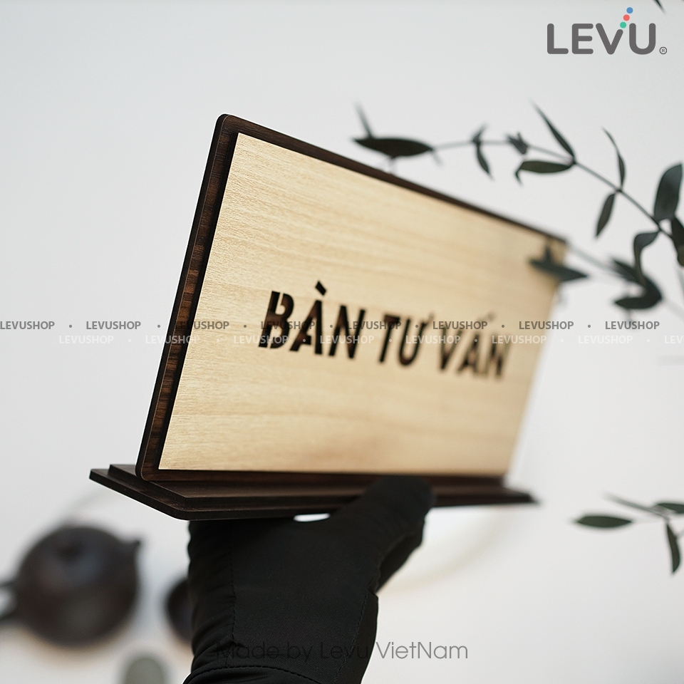 Bảng tên để bàn “bàn tư vấn” bằng gỗ trang trí LEVU-BG48