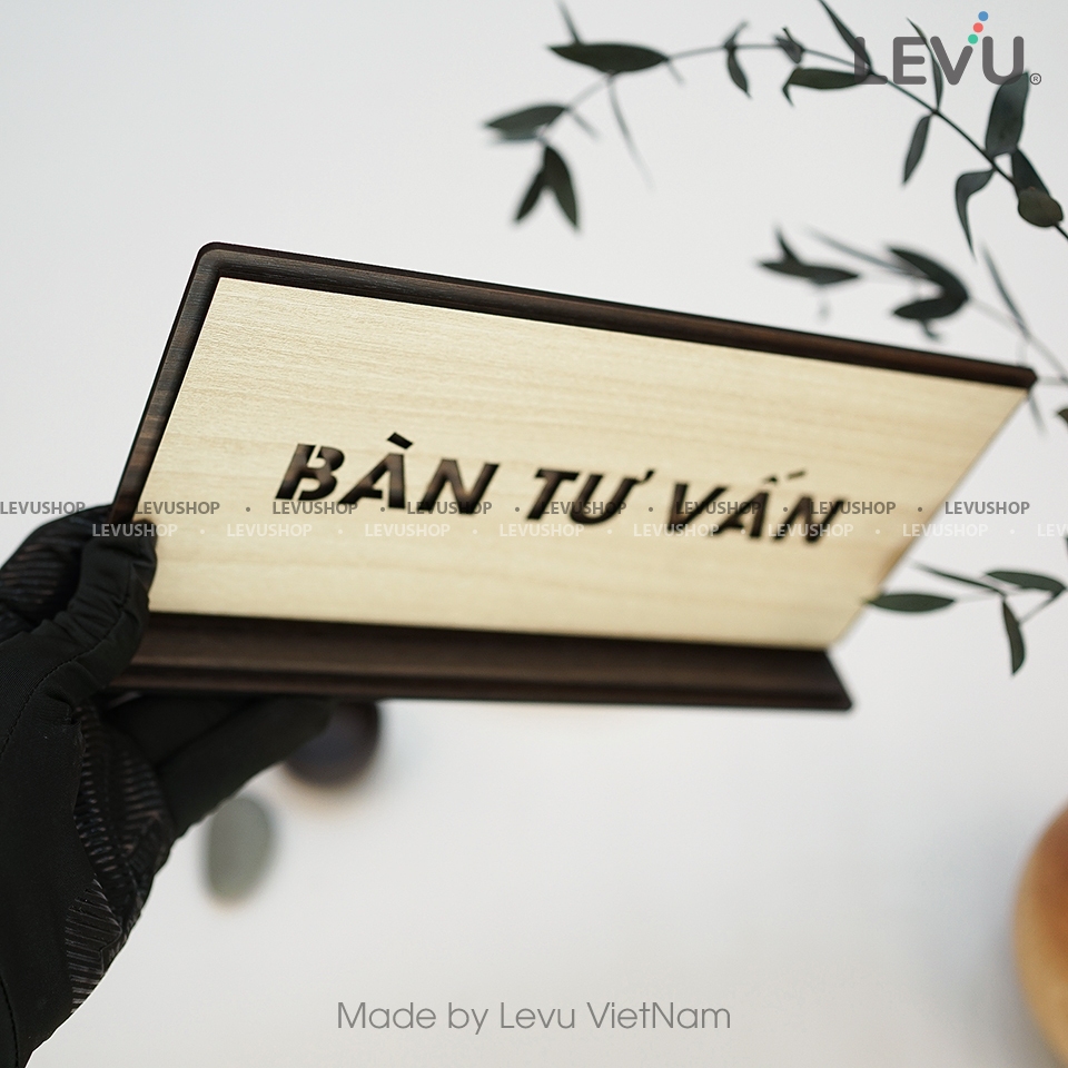 Bảng tên để bàn “bàn tư vấn” bằng gỗ trang trí LEVU-BG48