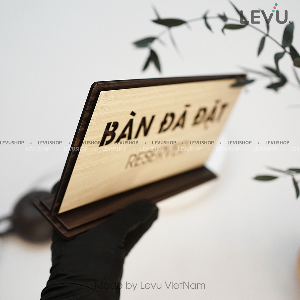 Bảng gỗ bàn đã đặt reserved trang trí nhà hàng quán ăn có chân đế để bàn LEVU-BG44
