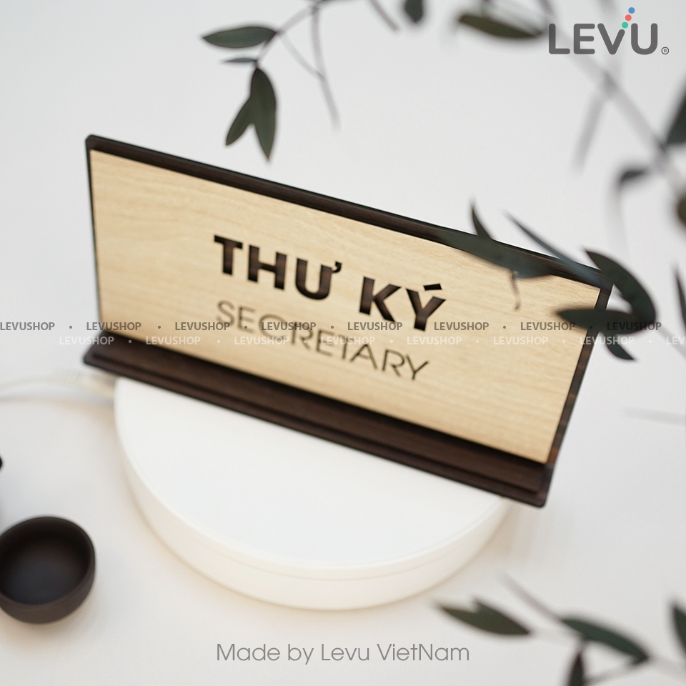 Bảng chức danh để bàn thư ký secretary bằng gỗ LEVU-BG49