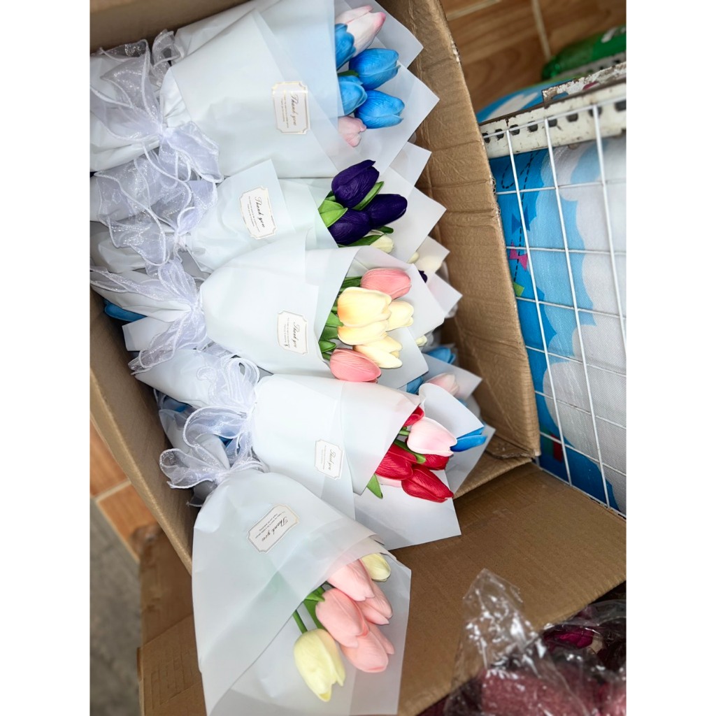 Bó 6 Bông tulip hoa sáp thơm tuylip nhiều màu có túi và có đèn cao cấp lưu hương lâu bền phù hợp làm quà tặng và decor