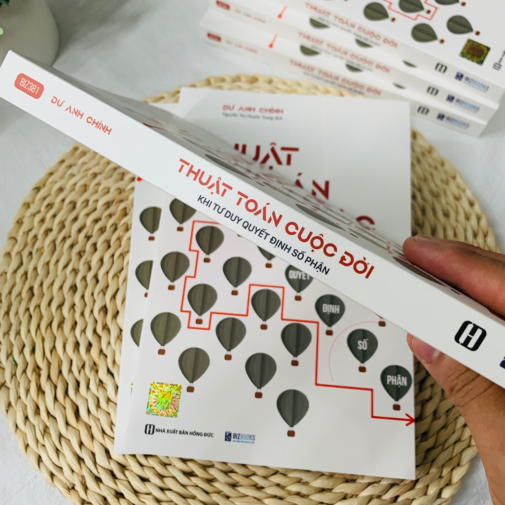 Sách Thuật Toán Cuộc Đời: Khi Tư Duy Quyết Định Số Phận - Bizbooks