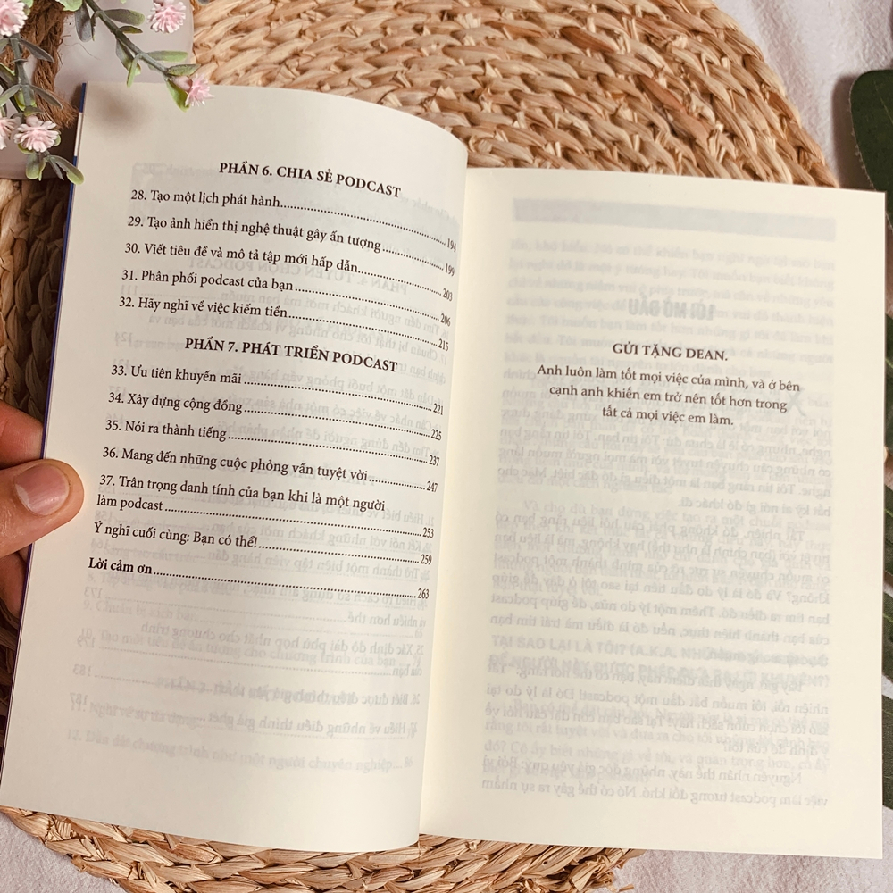 Sách Hướng Dẫn Xây Kênh Podcast Từ A - Z - Bizbooks