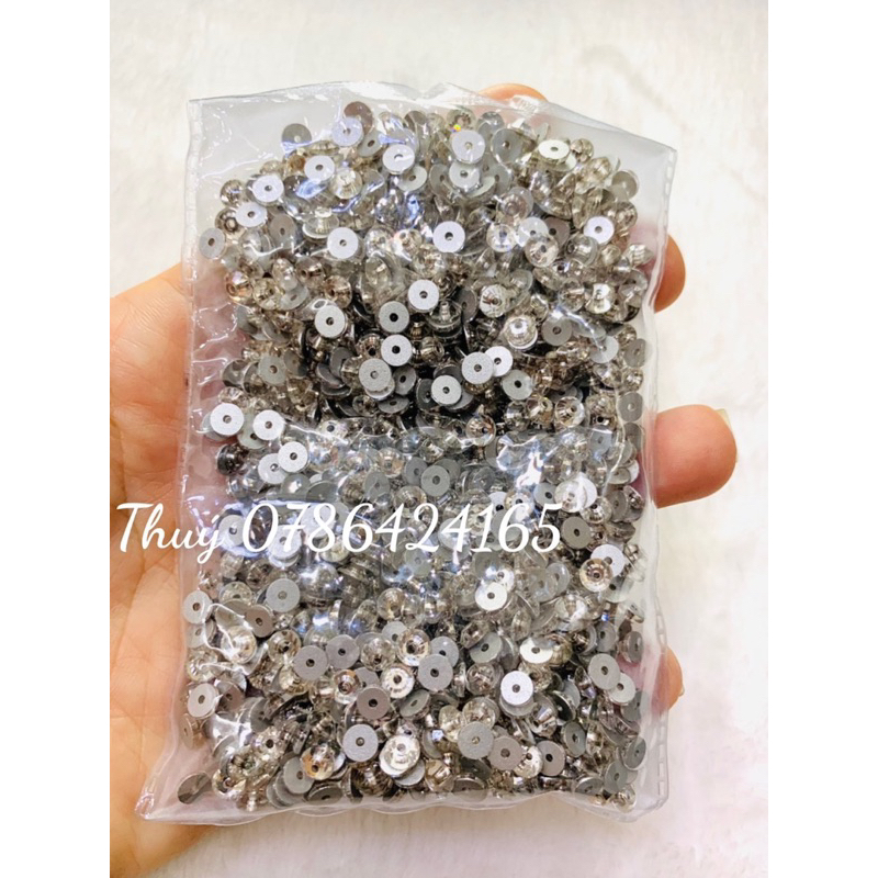 Hạt đá kết lỗ giữa