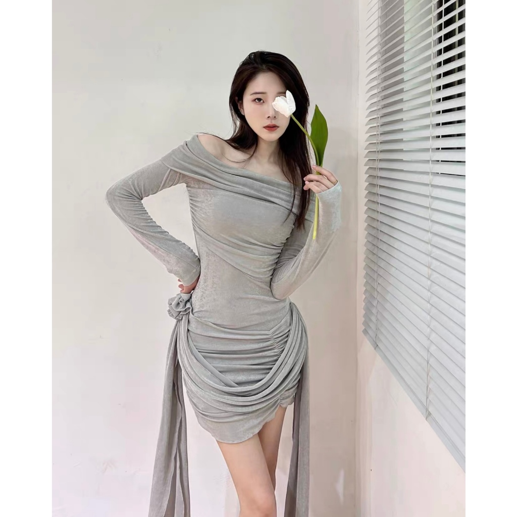 Váy dáng ngắn ôm body nhún eo - Váy dài tay trễ vai phối hoa tua rua