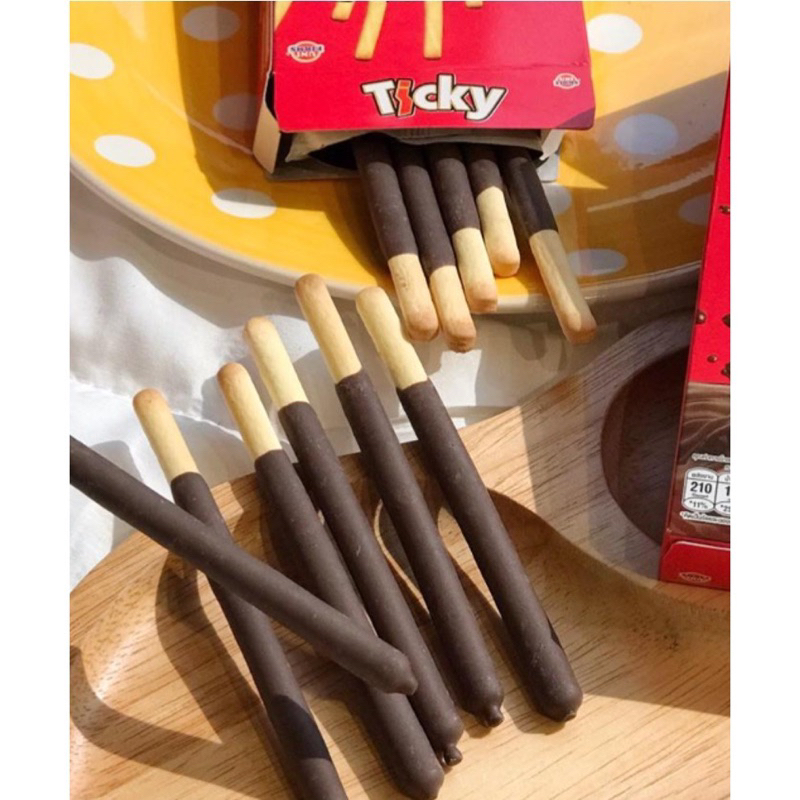 Bánh que phủ chocolate Ticky Thái Lan 20gr | Shopee Việt Nam