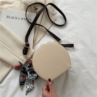 Túi cói hình táo đeo chéo đi dạo đi biển