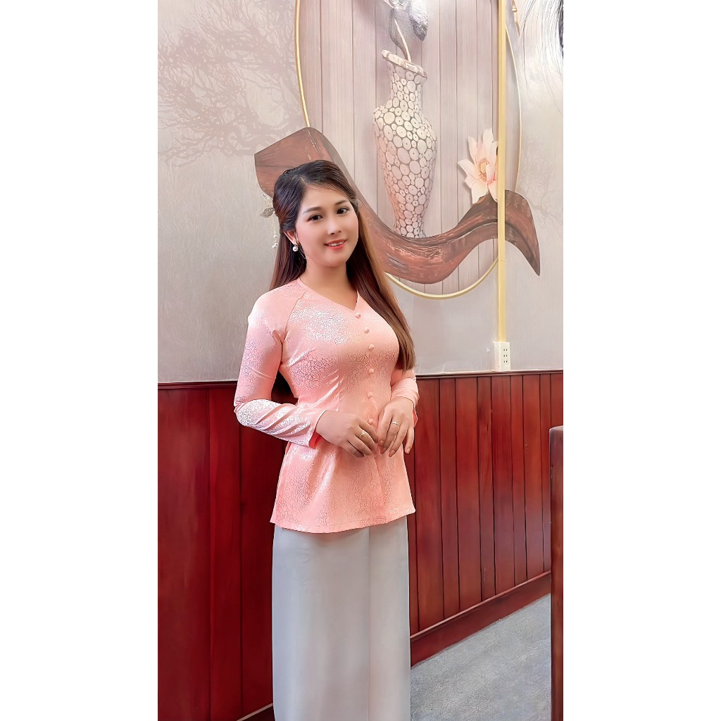Hân Nguyễn Áo Bà Ba - B.A78 - Bộ Bà Ba Gấm Hoa Cổ Tim Dây Kéo Nút Bọc