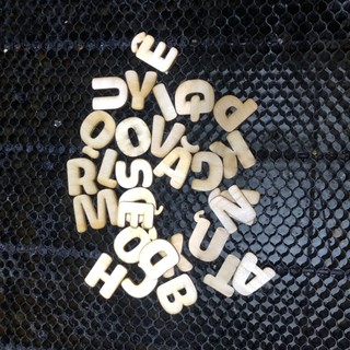 Bộ Khuôn Chữ Cái In Hoa Bằng Gỗ Cho Bé Ghép Chữ - Bảng Chữ Cái Cao 7cm Cho Bé Học Chữ