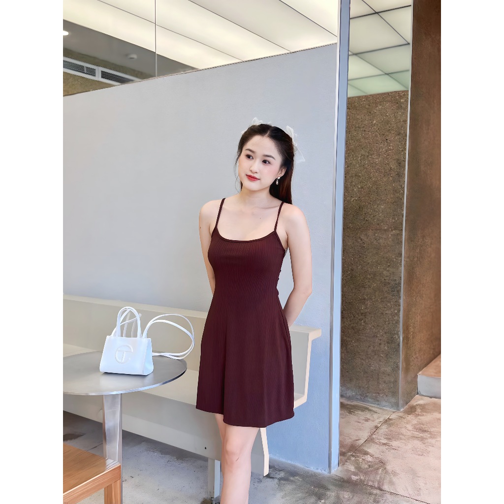 Đầm Nữ Hai Dây Chất Liệu Thun Gân Lụa Trơn Kiểu Dáng Basic - D018