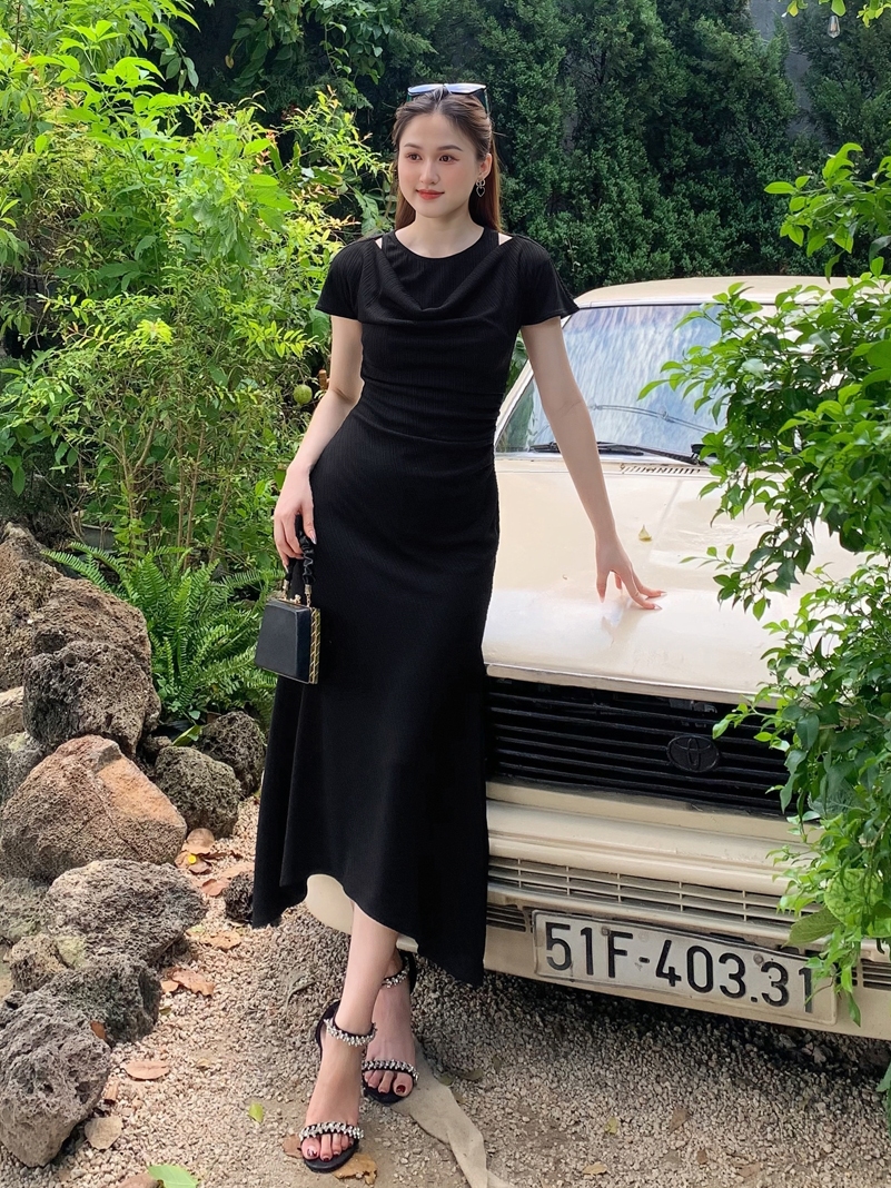 Đầm ôm body thiết kế cổ kiểu nhún Guco 4328