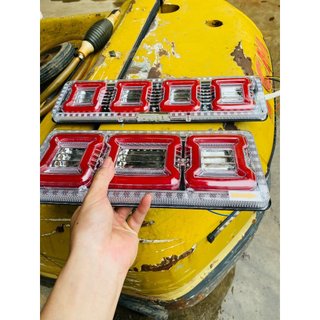 Đèn led hậu xe tải hình ô vuông chống nước, sáng nhiều chế độ