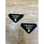 patch vải ủi nhiệt thêu hình tam giác pradaaa
