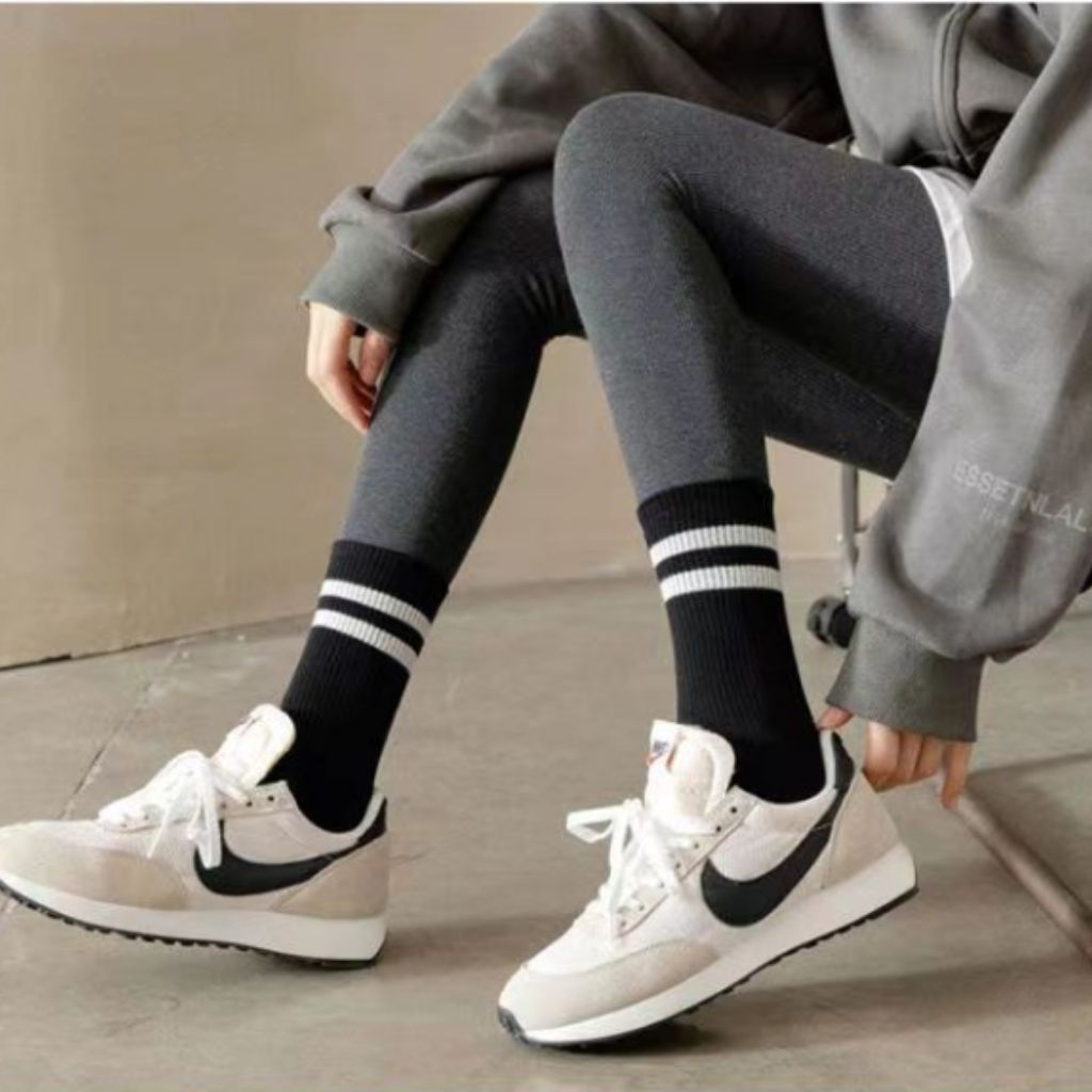 Tất nam nữ cổ trung cotton mềm mại thoáng mát 2 sọc dày dặn êm ái thấm hút và co dãn tốt LANIXA T588