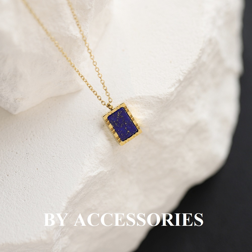 Dây chuyền nữ titan xích mảnh mạ vàng 18K phối mặt hình học chữ nhật khảm đá lapis lazuli màu xanh không gỉ WN2385