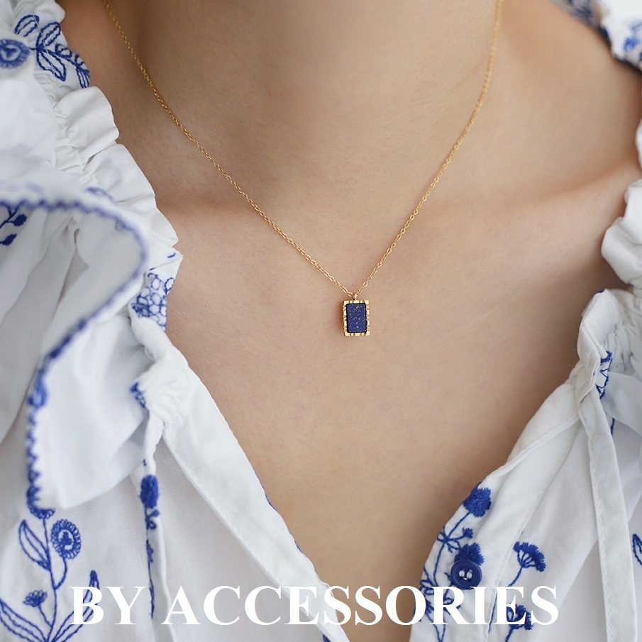 Dây chuyền nữ titan xích mảnh mạ vàng 18K phối mặt hình học chữ nhật khảm đá lapis lazuli màu xanh không gỉ WN2385