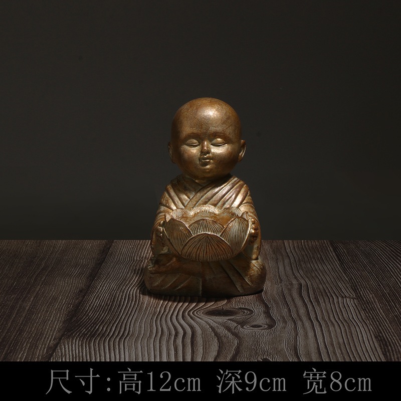 Tượng chú tiểu bê nến trang trí decor cùng tượng phật ( không kèm nến)- Tượng chú tiểu thiết kế giả cổ sắc nét tinh tế