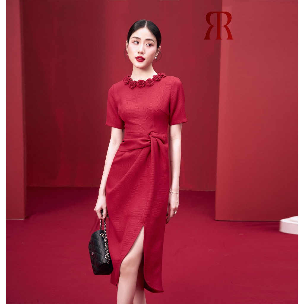 RẬP – Đầm Cổ Tròn Đính Hoa tay Ngắn Eo Xoắn Xẻ Thân – XMAS 15