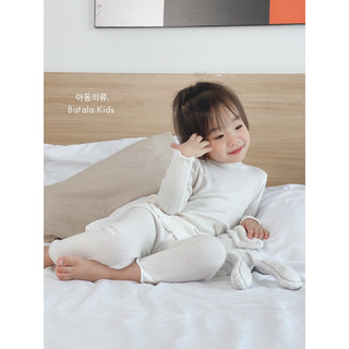Bộ thu đông cho bé gái Batala Kids, set giữ nhiệt bé gái Hàn Quốc 2 màu trắng, kẻ 2023