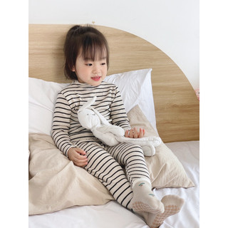 Bộ thu đông cho bé gái Batala Kids, set giữ nhiệt bé gái Hàn Quốc 2 màu trắng, kẻ 2023
