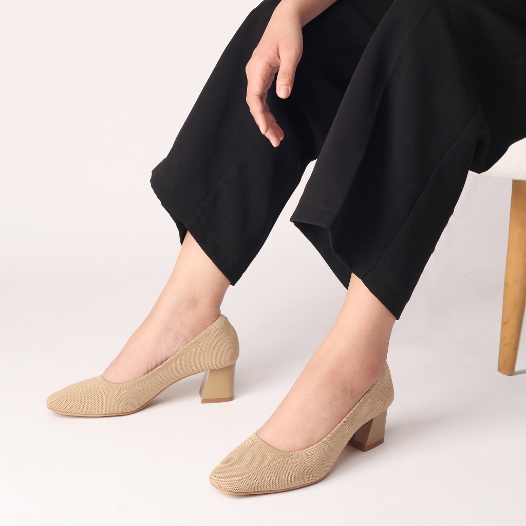 CORII - Giày Bít Cao Gót Mũi Vuông The Elegance Thời Trang và Thoải Mái Nhất - CR04EG2 Kem Da