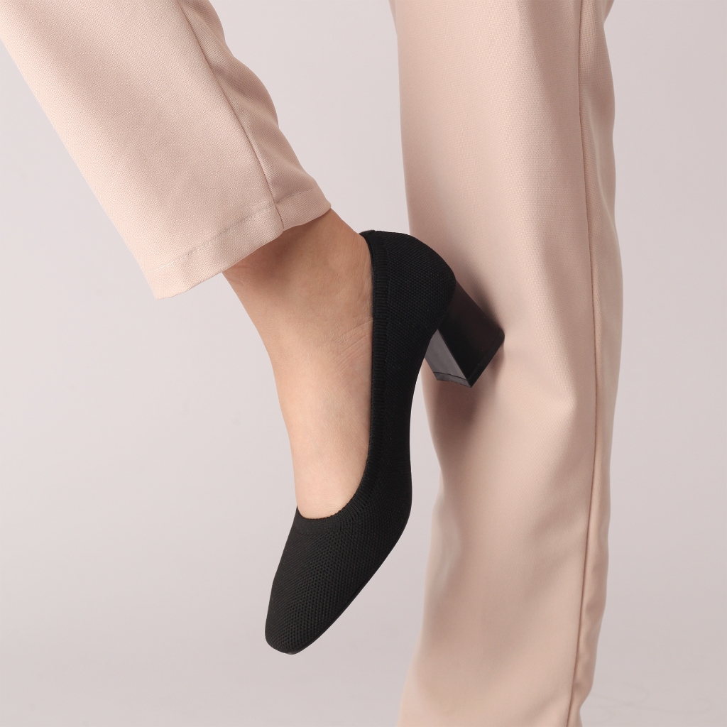 CORII - Giày Bít Cao Gót Mũi Vuông The Elegance Thời Trang và Thoải Mái Nhất - CR04EG1 Đen