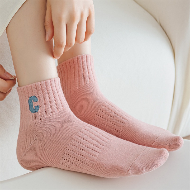 Vớ Tất chữ C cổ lửng 7 màu phong cách trẻ trung, năng động.
