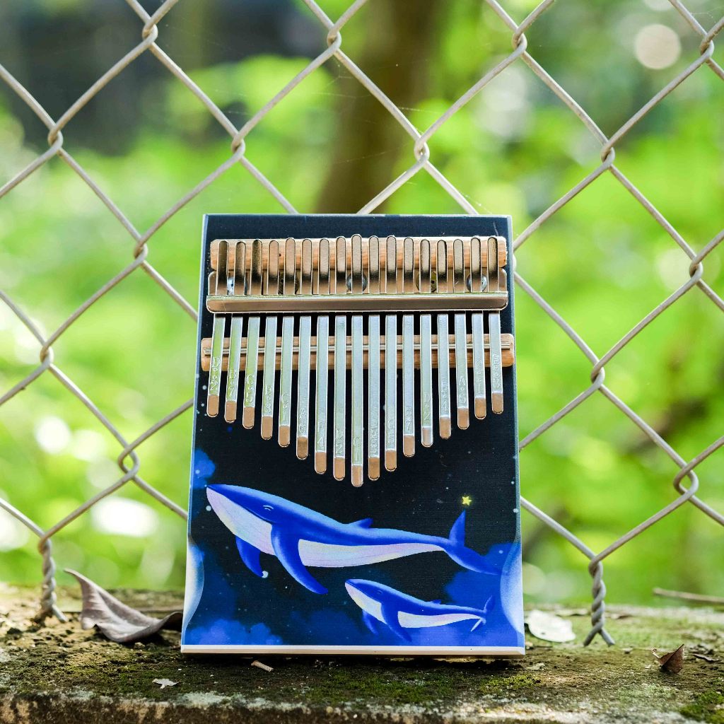 Đàn Kalimba Gỗ 17 Phím Khoét Eo Cầm Không Đau Tay, Giá Rẻ Cho Người Mới Tập, Full Túi, Búa, Sách, Khăn, Dán Phím
