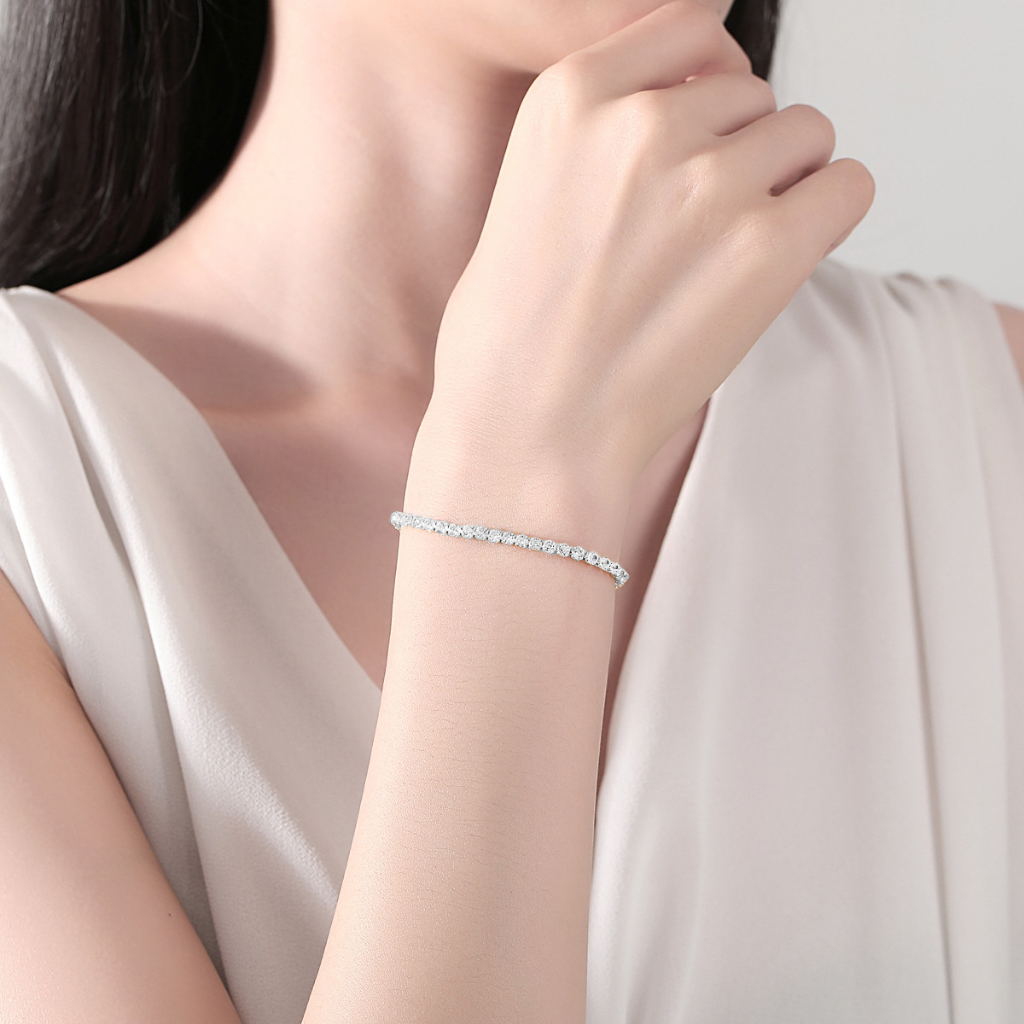 Ảnh Lắc tay bạc CDE đính đá cá tính White Subtle Bracelet Silver CDE2014SV - Lắc tay bạc Lamy 4