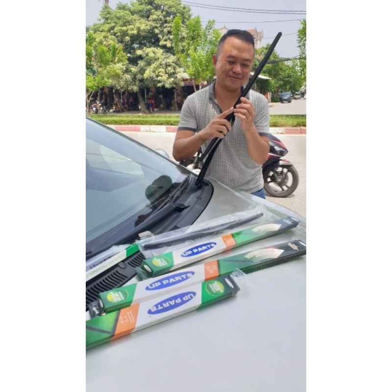Gạt mưa ô tô ba khúc UP PARTS