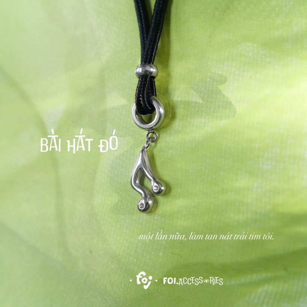 Vòng cổ Bài hát đó